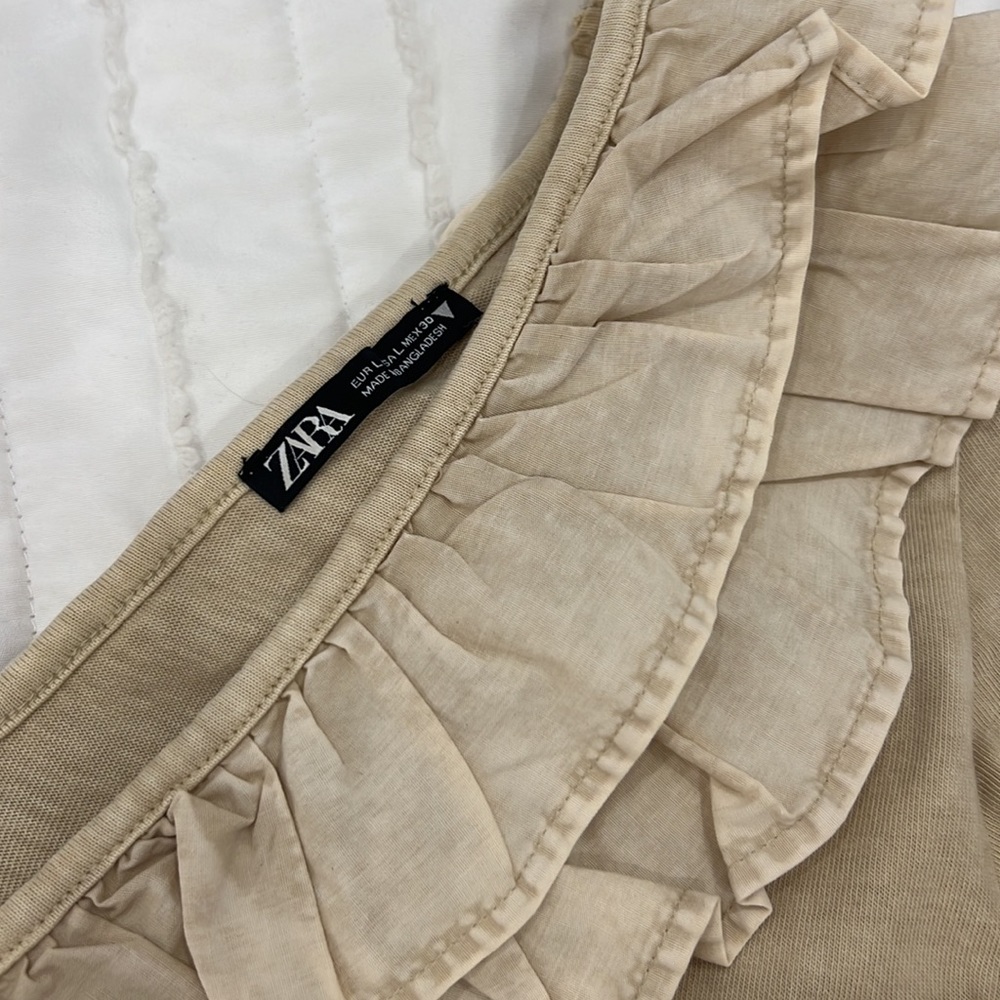 Zara Ruffle Crop Top - Picture 2 of 2